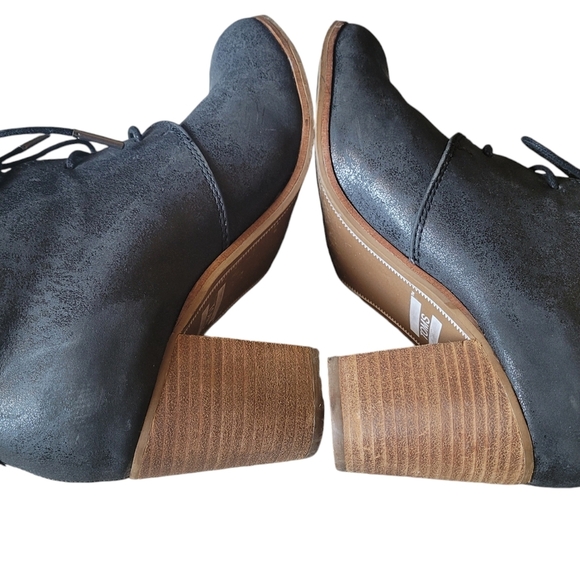 Toms Black Leather Booties Ankle Boots Heeled Size 8.5 - Picture 5 of 7